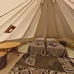 Sunset Glamping - Luksustelttamajoitus Powerparkin Laehellae אוהל מפואר